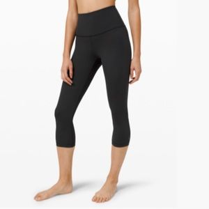 Lululemon Run with the Waves Crop 21” Size 8 Black